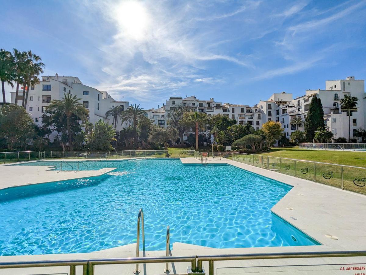 Harbor Getaway In The Heart Of Puerto Banus With Walking Dictance To Everything Appartement Marbella