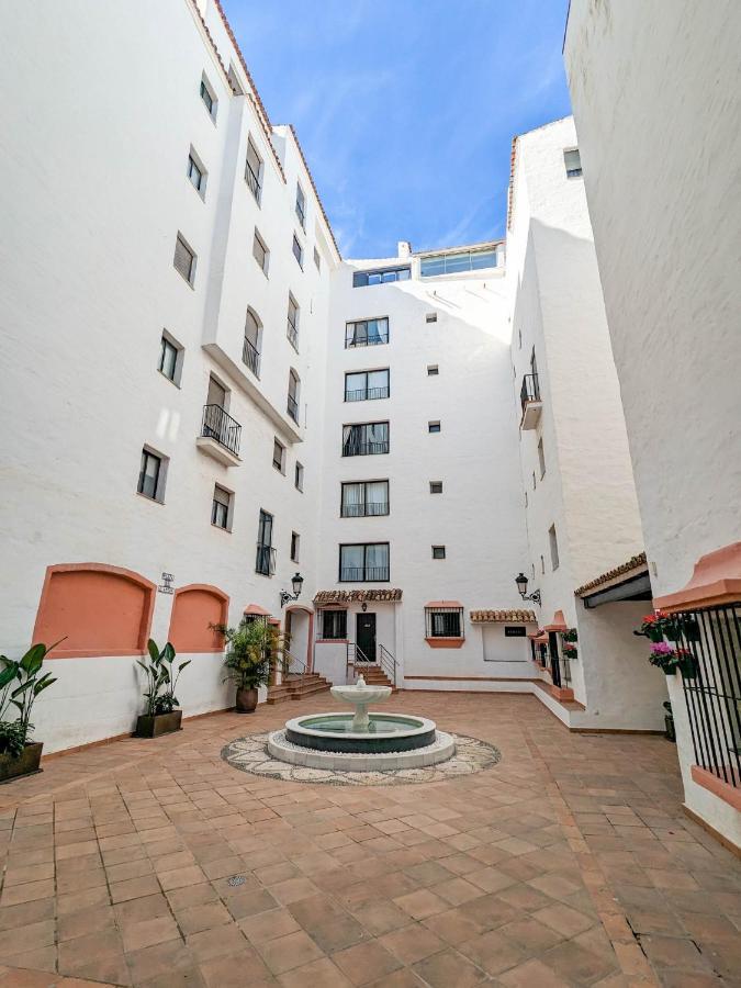 Harbor Getaway In The Heart Of Puerto Banus With Walking Dictance To Everything Apartamento